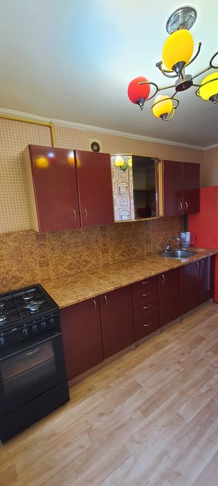 Продається 3-кімн квартира, з меблями та технікою