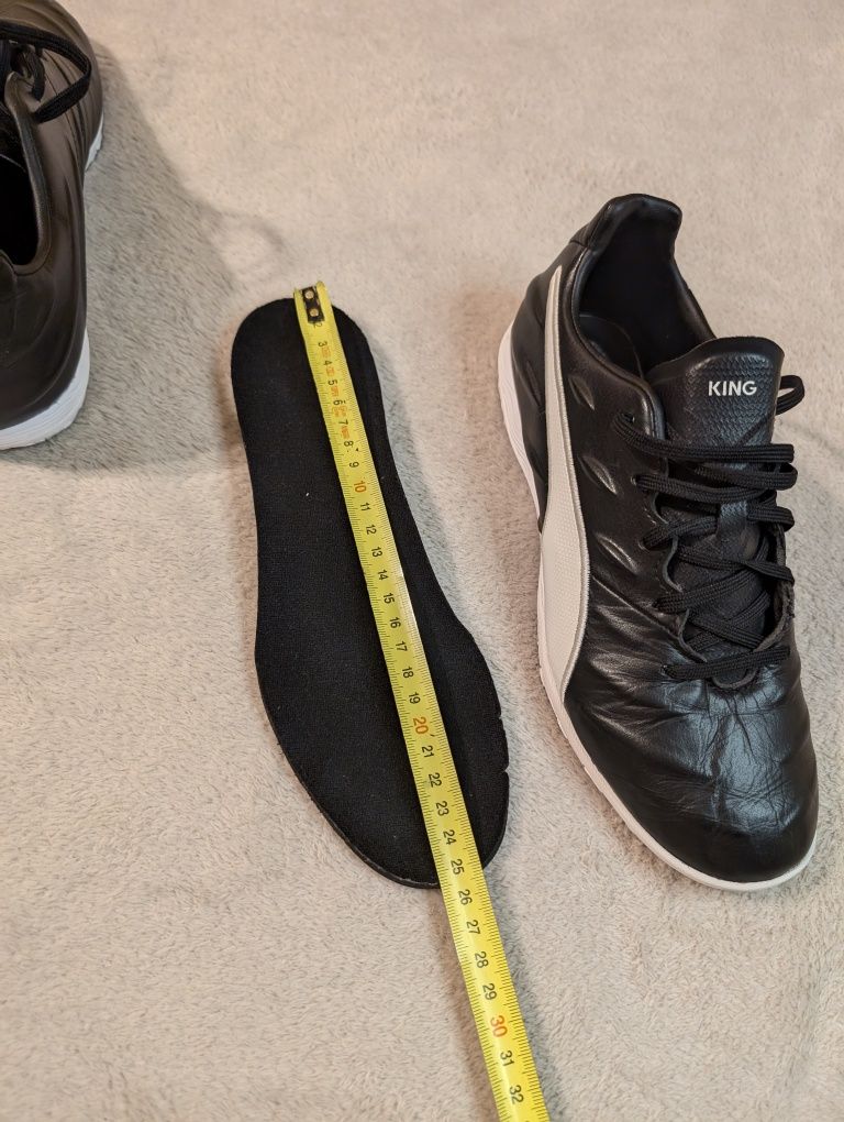 Футзалки 39-40 р. 25.5-25 см  Puma King