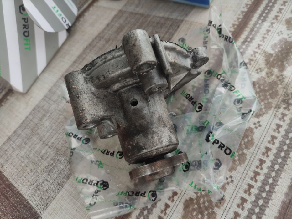 Помпа від 2.0 бензин