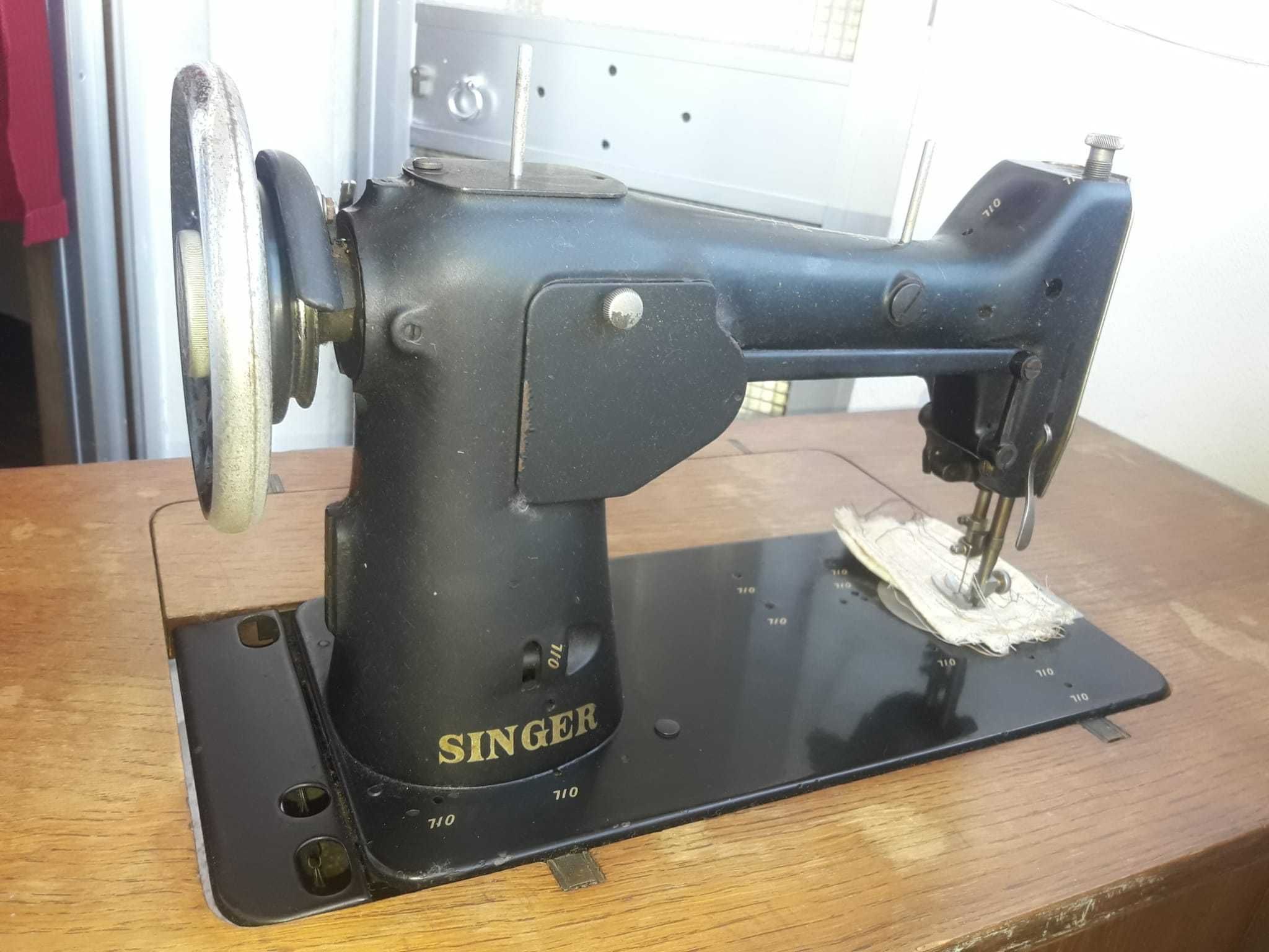 Máquina de costura Singer (60anos)