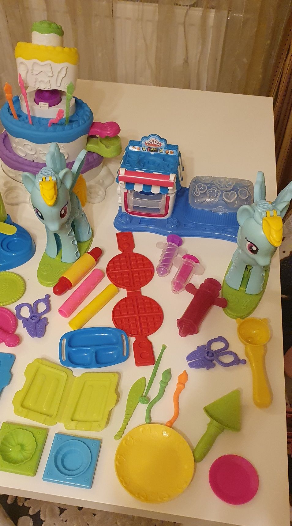 Zestaw Play Doh tort maszynka do lodów kuchenka salon fryzjerski