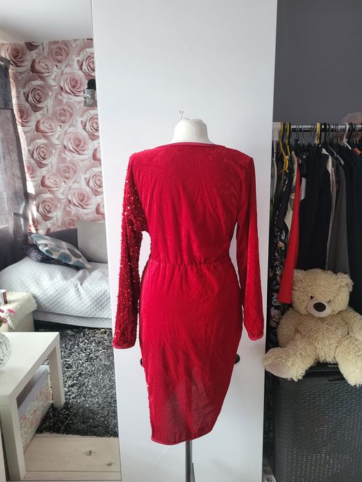 Czerwona welurkowa sukienka z cekinami 48-50, święta,  Andrzejki inne