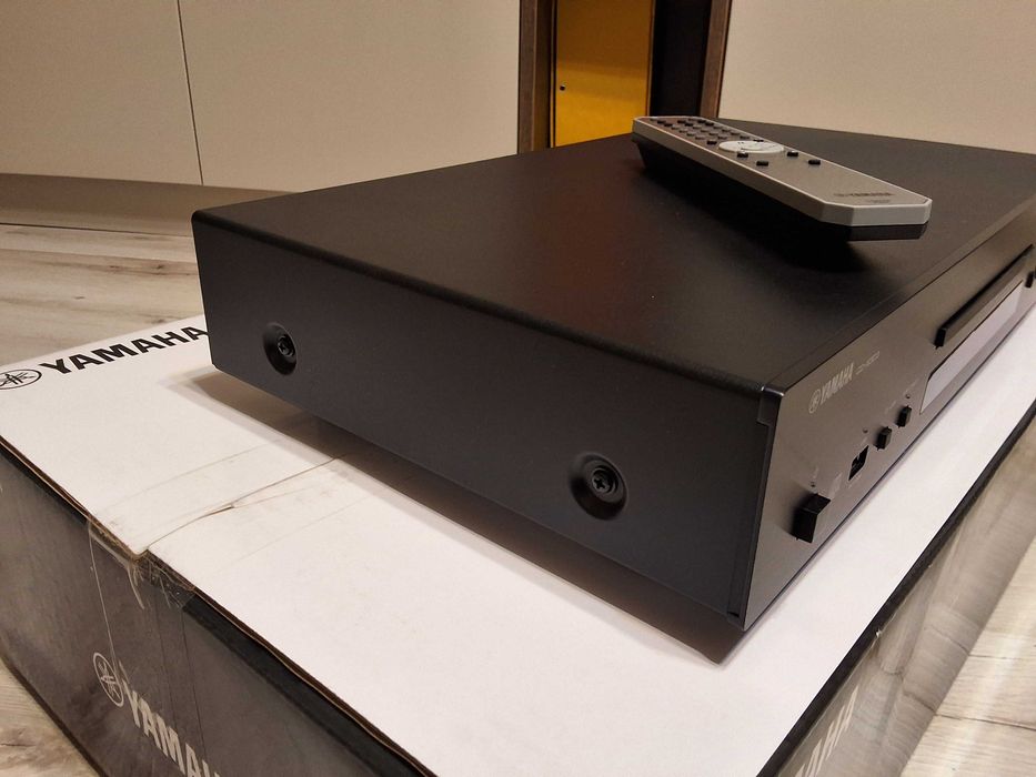 CD програвач Yamaha CD-S303