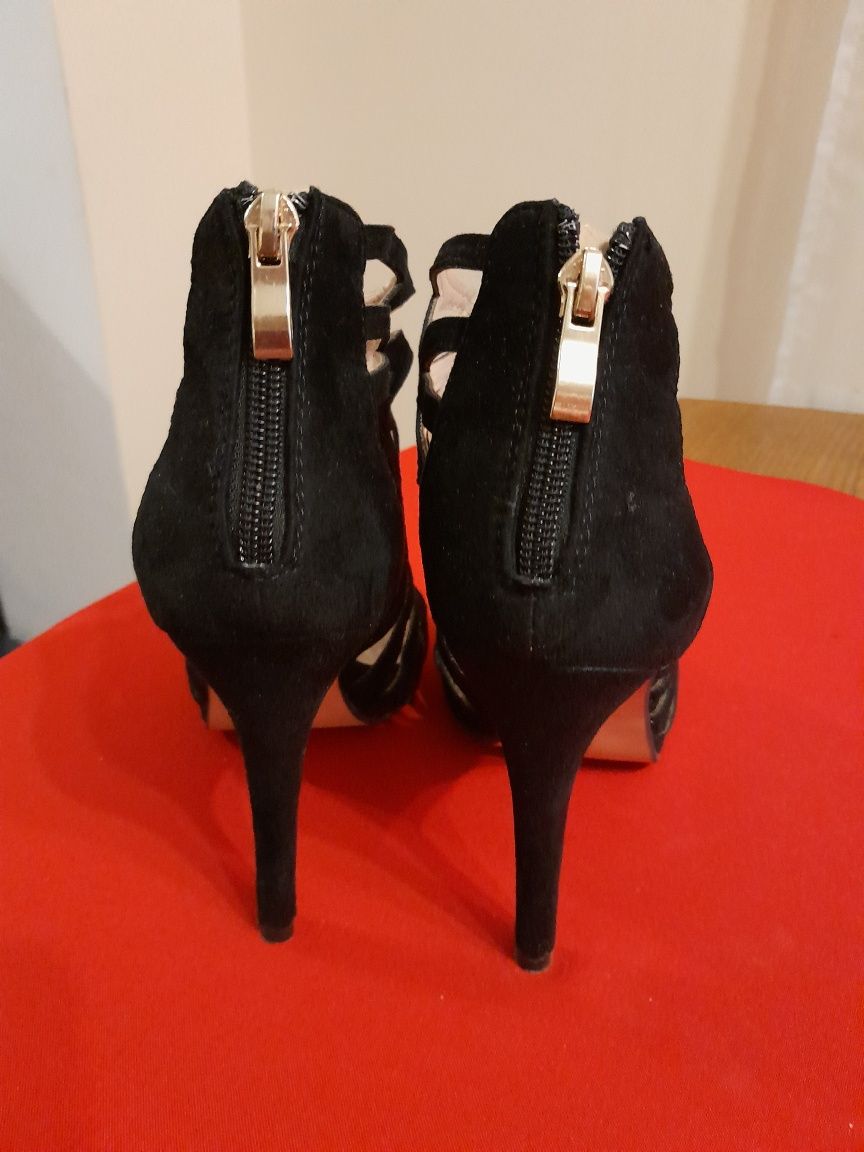 Buty damskie na szpilce
