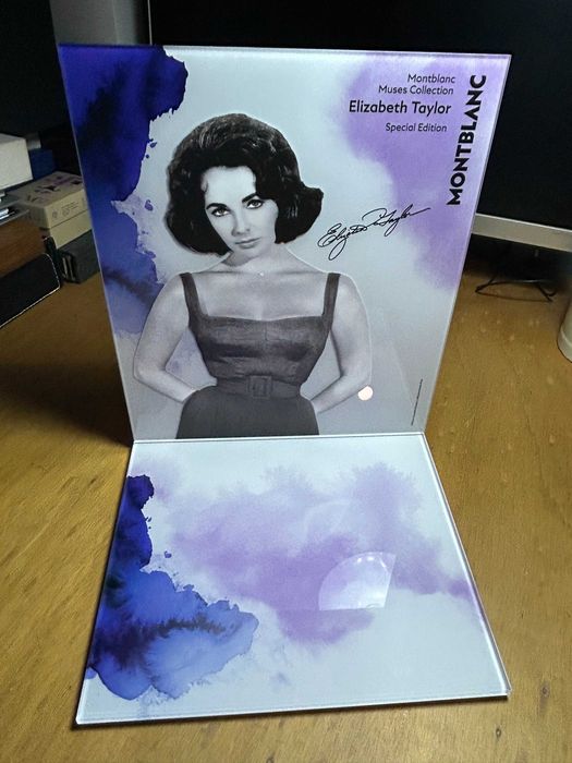 Expositor MONTBLANC Elisabeth Taylor