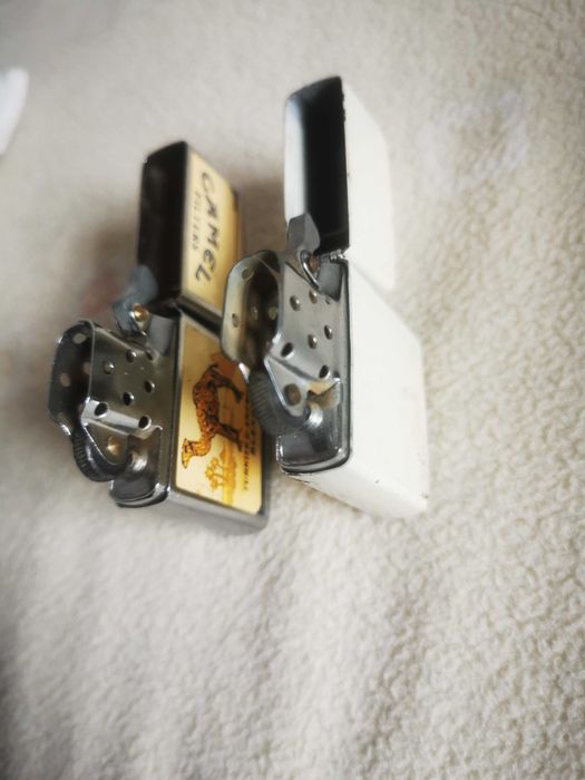 2 isqueiros para colecionadores