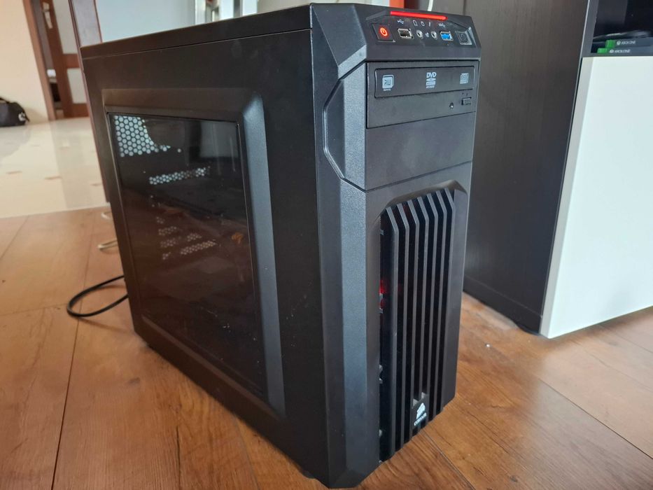 Komputer gamingowy przystosowany do gier bądź biura