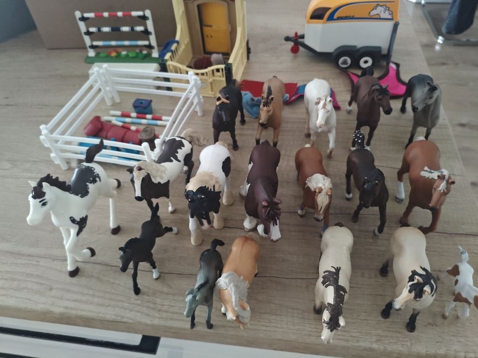 Zestaw konie  schleich plus inne