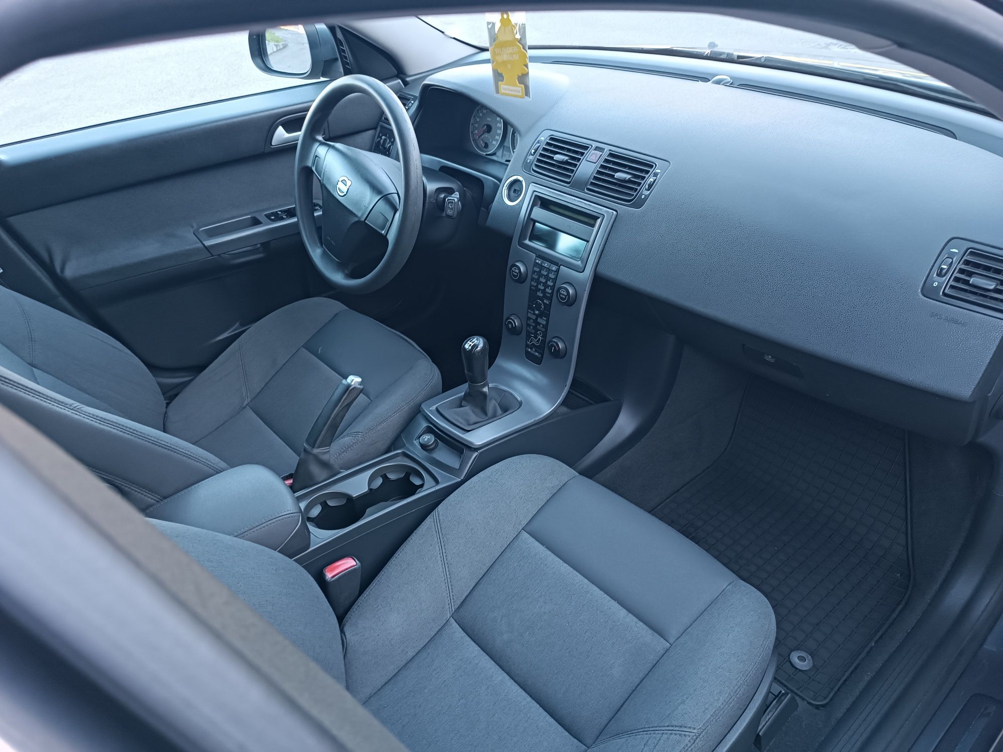 Volvo V50 1.6 HDi ładne doinwestowane klima nowe opony super stan !!