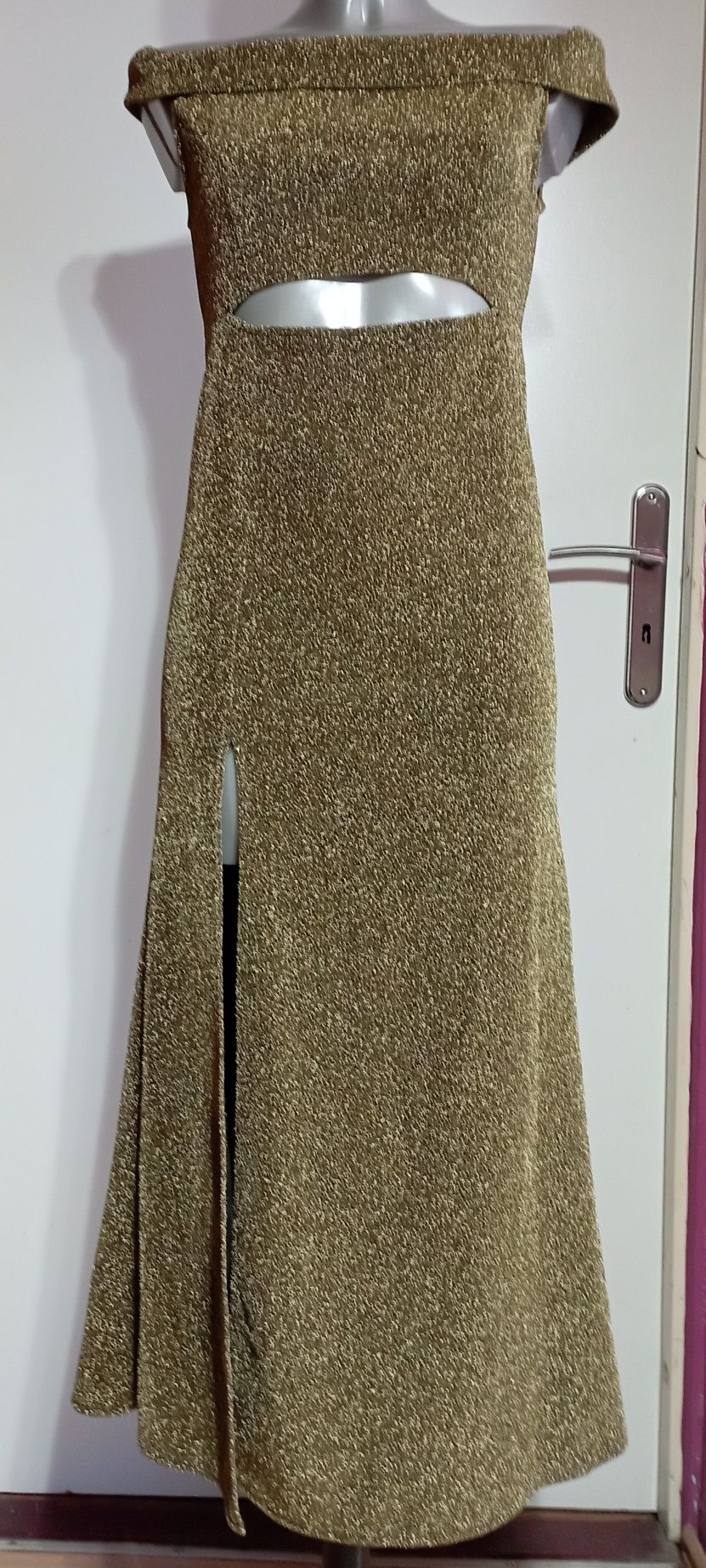 Sukienka brokatowa w kolorze zlotym