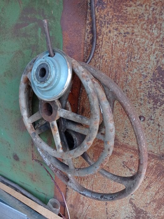 Продам штурвалы разные материал железо