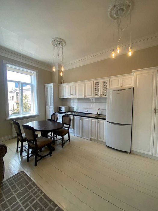 Оренда 2-кім квартири на Стометрівці.