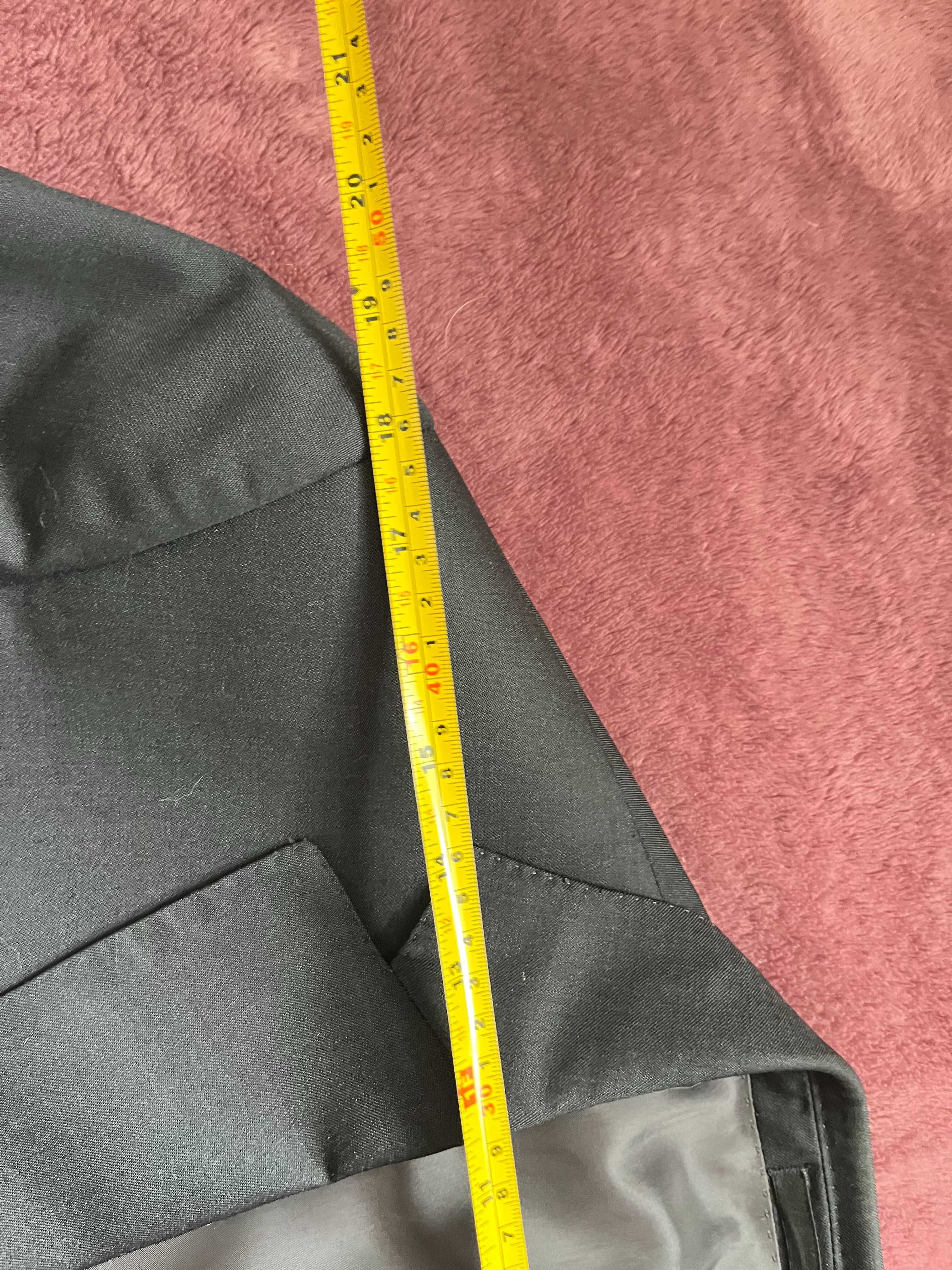 Ponadczasowy męski garnitur włoskiej marki Zegna 54R czarny