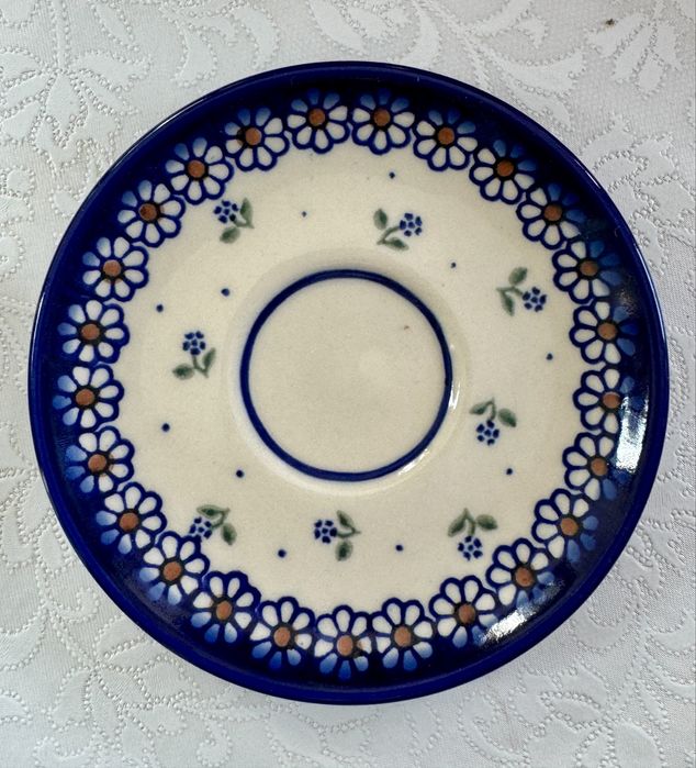 Pojedynczy egzemplarz porcelana Vena fliżanka talerzyk. Podpisana 37