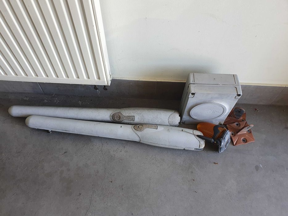 Nice napęd automat do bram skrzydłowych zestaw