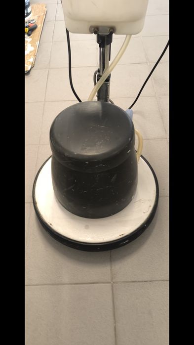 Aluguer Lavadora de Chão Viper Excelente Estado