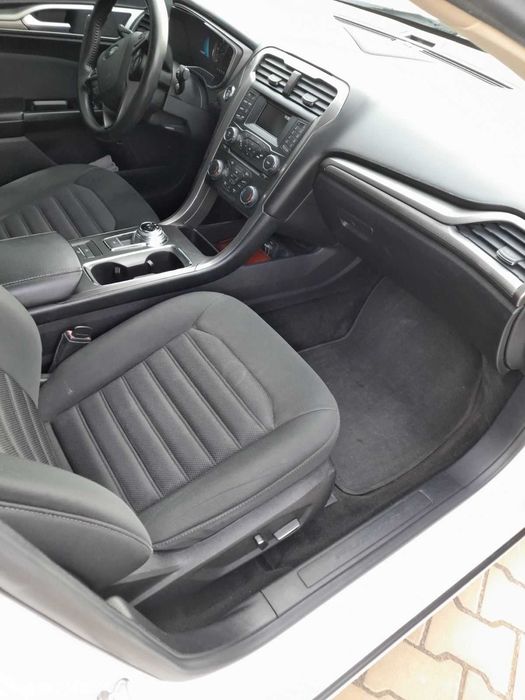 Ford Fusion Hybrid 2017