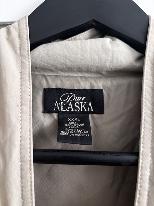 Beżowa kurtka wiatrówka Alaska
