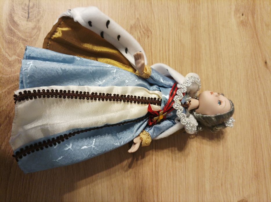 Lalki porcelanowe serii Damy z Epoki Deagostini