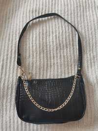 Чорна сумочка багет з ланцюжком
