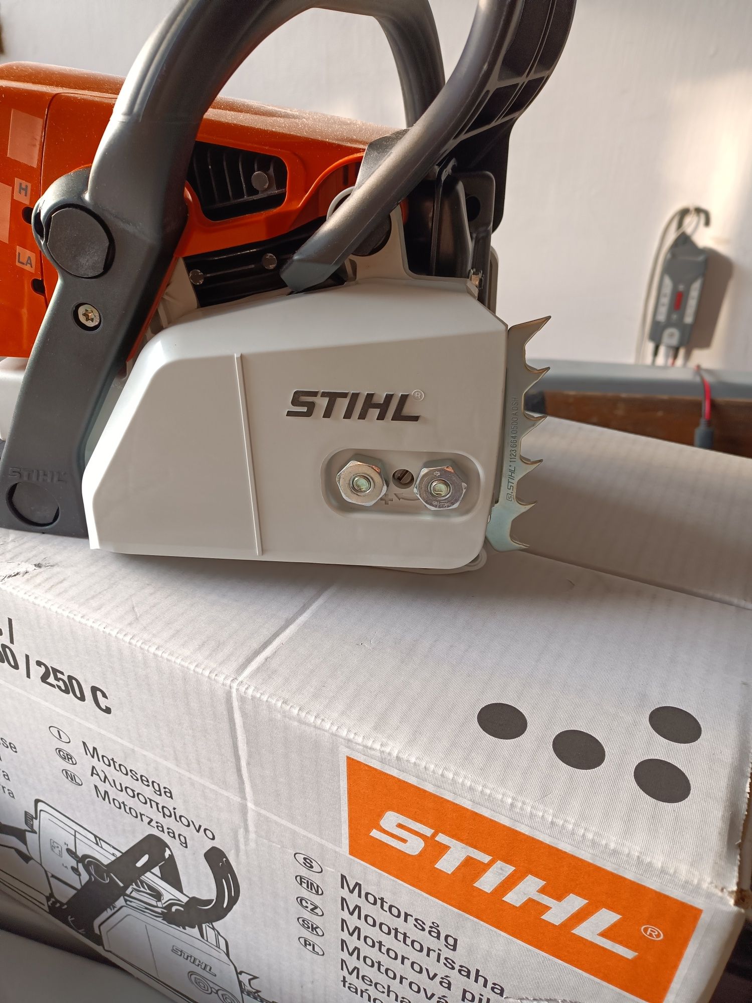 Sprzedam nową piłę Stihl 2/7 KM