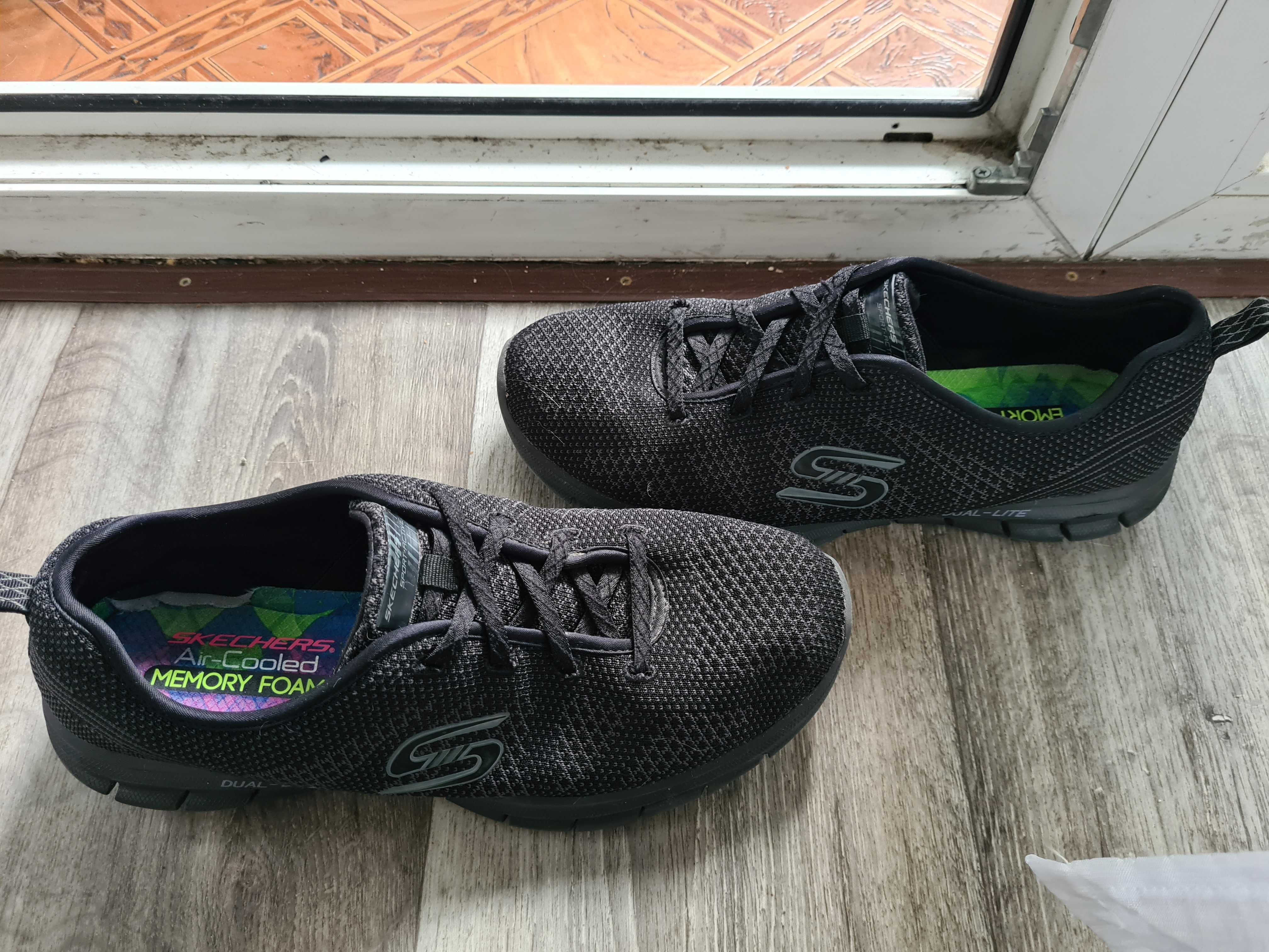 Мужские фирменные кроссовки SKECHERS 42 р (по ст-27 см)