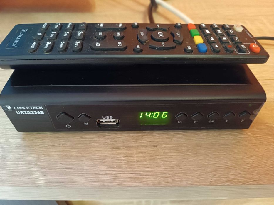 Dekoder do odbioru telewizji naziemnej DVB-T2 HEVC.