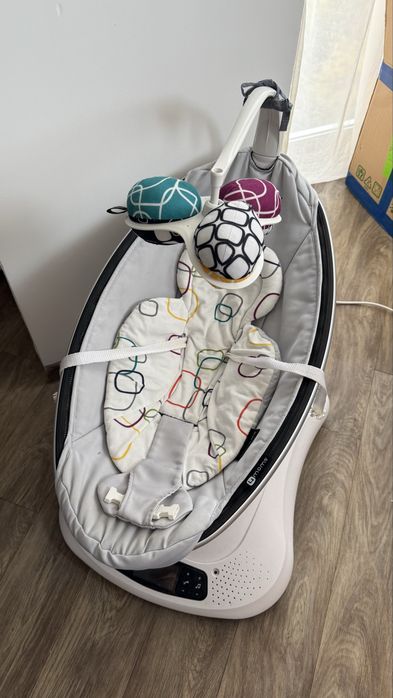 Заколисуючий центр, укачивающий центр 4moms