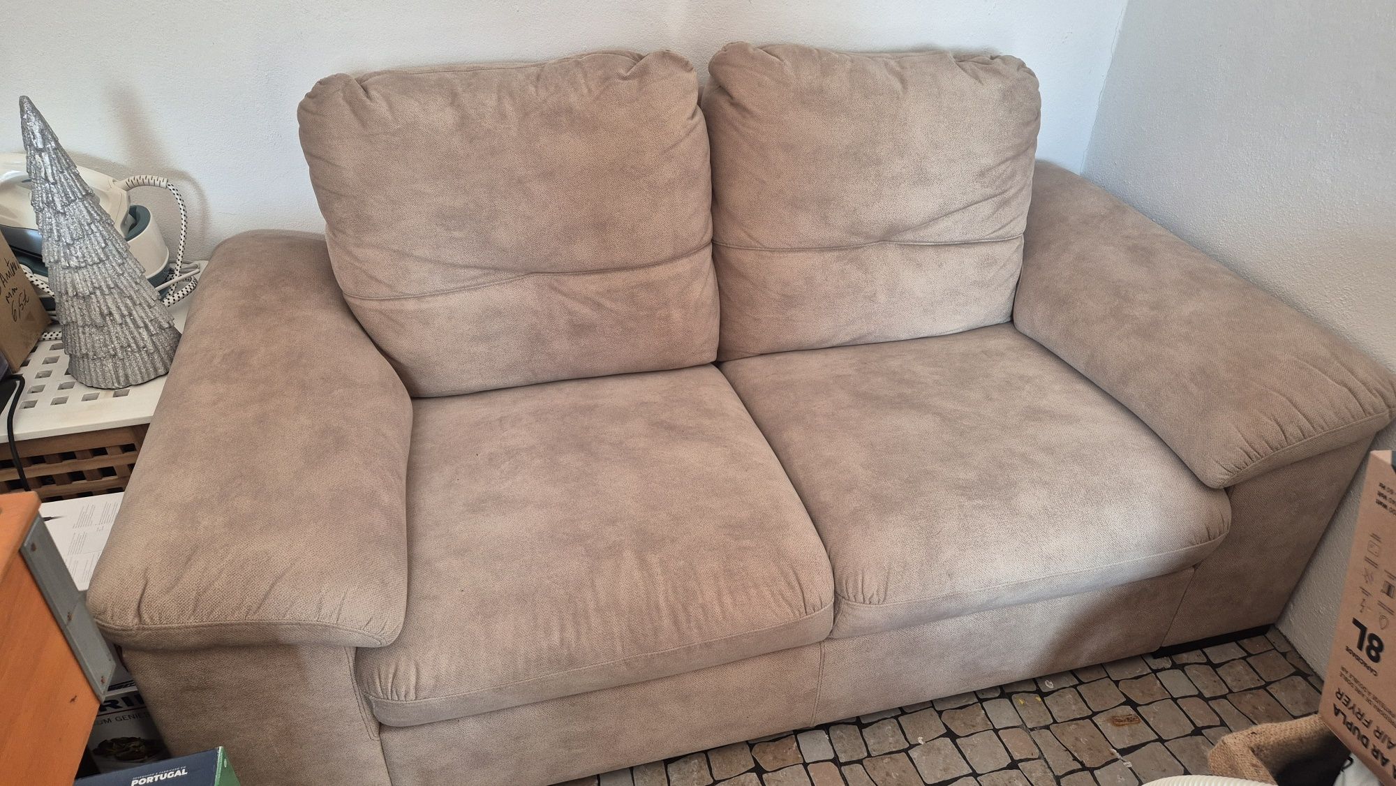 Sofá 2 lugares beige