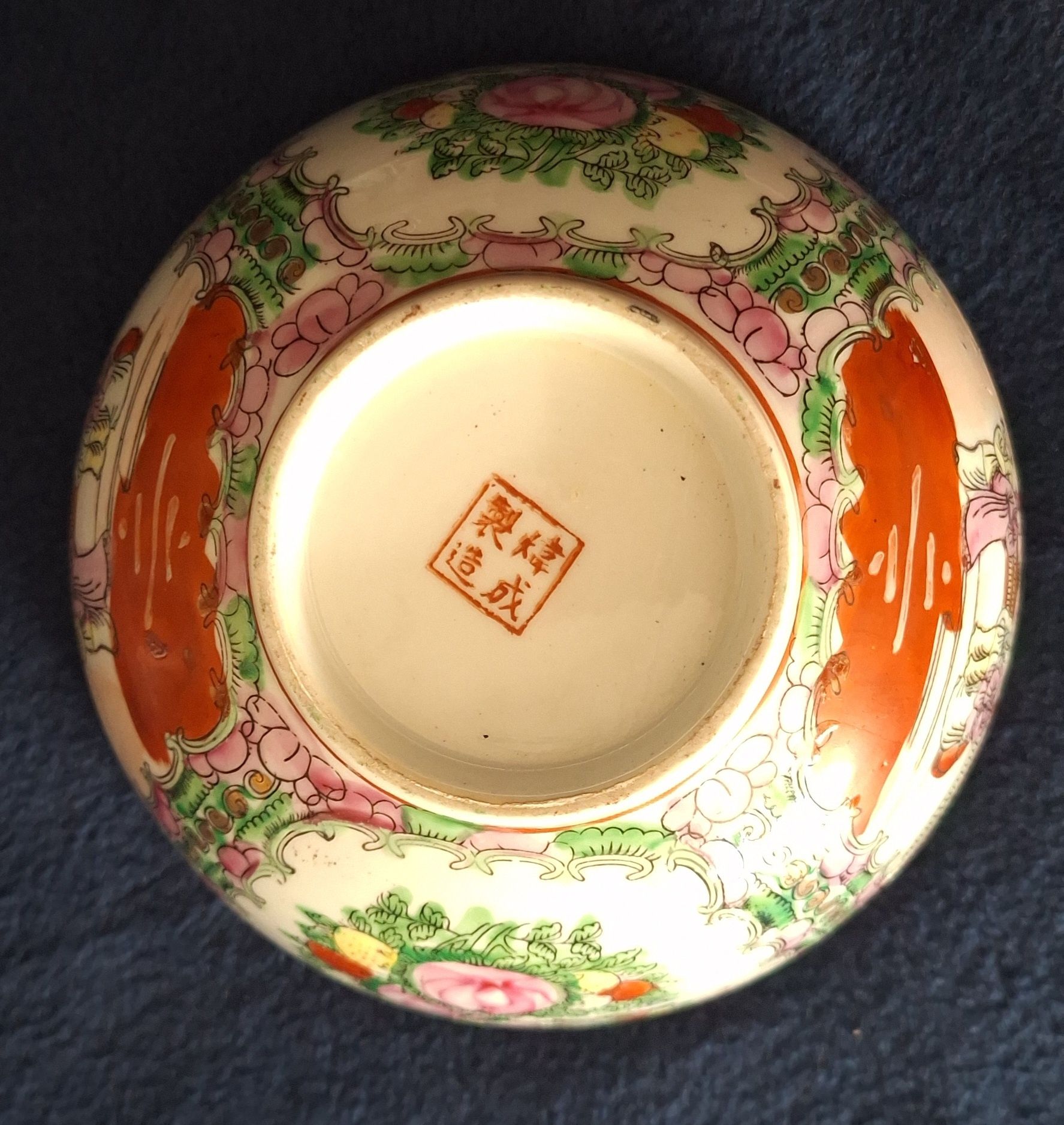 Taça porcelana China tons verde rosa motivos Mandarim anos 50 Macau