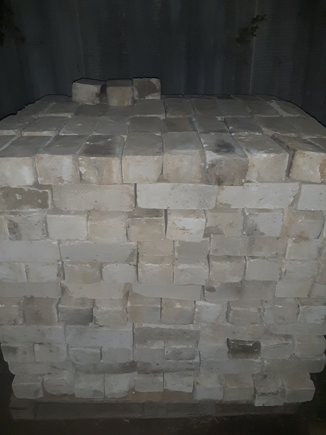 Продам кирпич б/у.