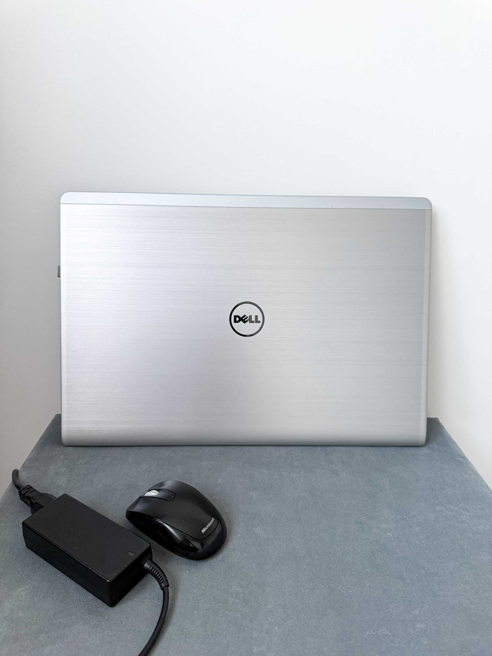 Laptop Dell Inspiron 17 Seria 5000 Intel Core i3 8,0 GB