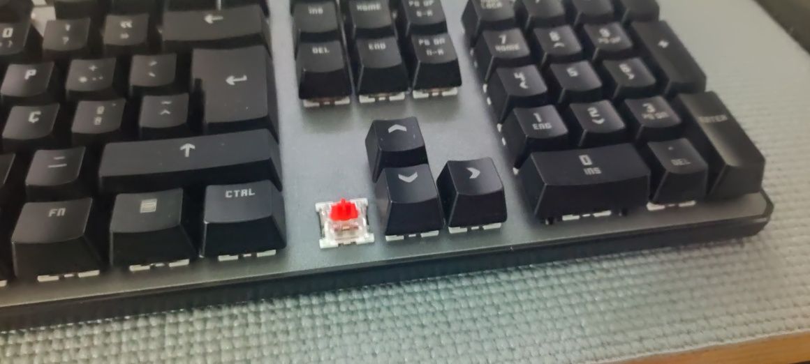 Teclado Mecânico Krom Kernel RGB PT