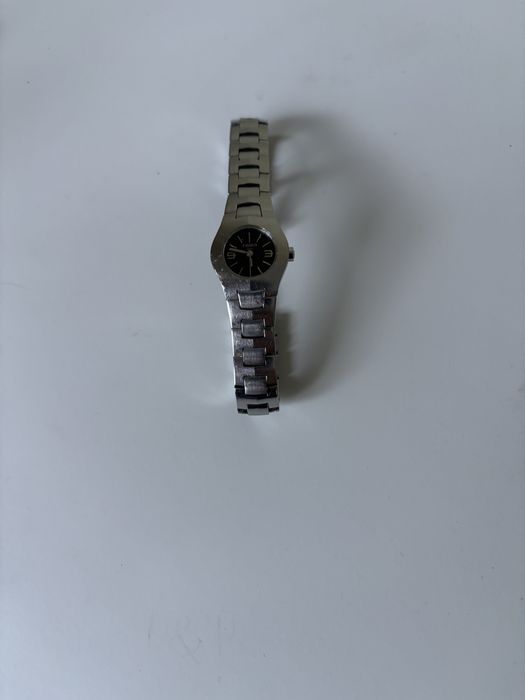 Годинник жіночий срібний  Tissot з чорним ціферблатом