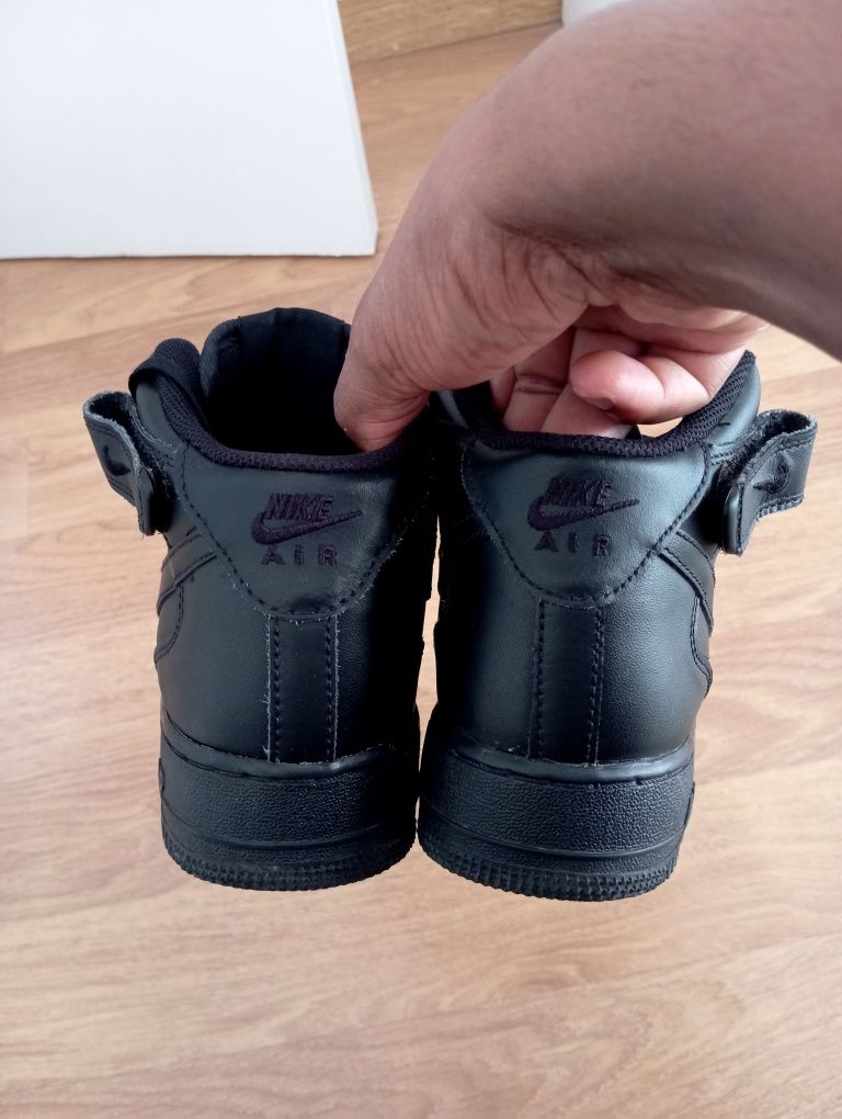 Air force 1 Mid Preto