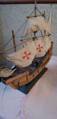 Barco caravela antigo
