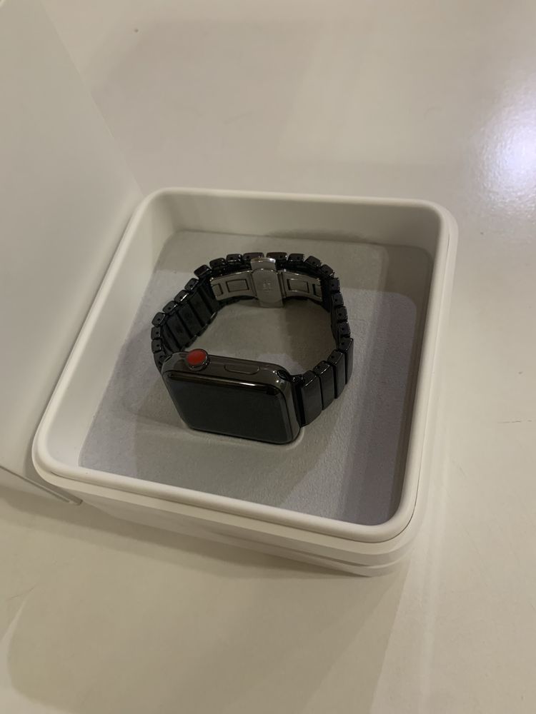 Apple Watch 3 Ceramic Gray