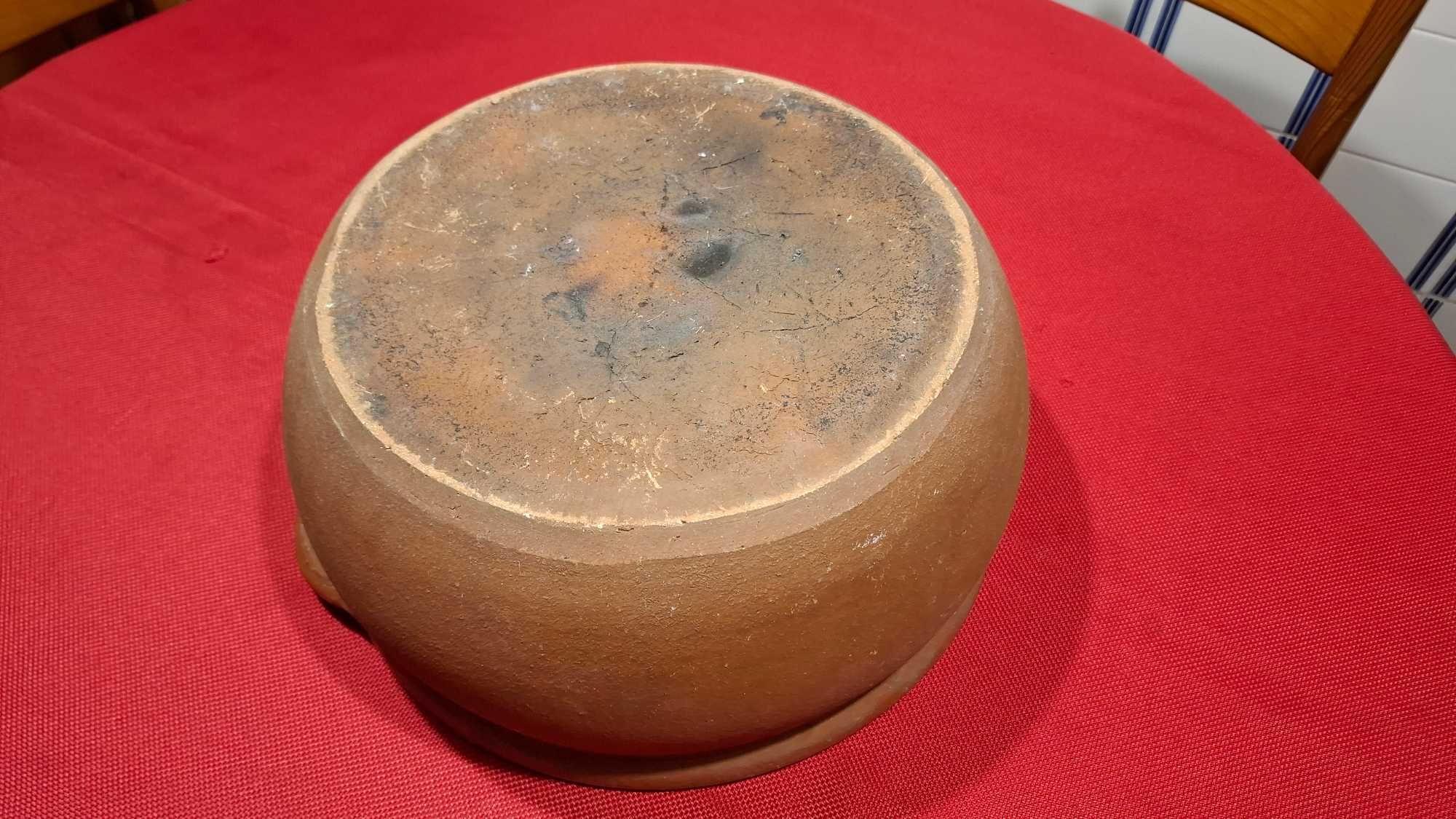 Tacho / panela em barro
