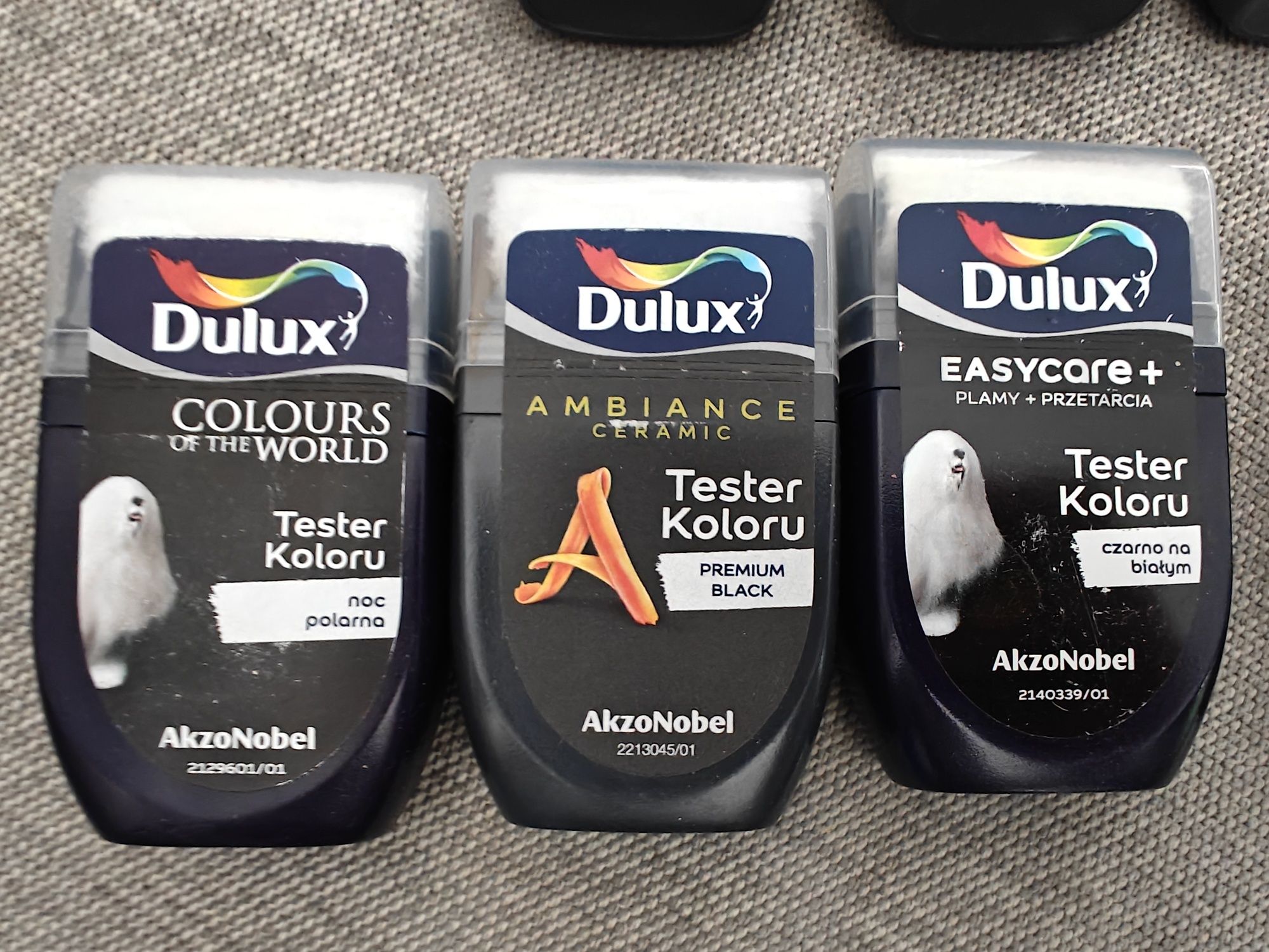 Testery farb Dulux czarne białe zielone nowe farby farba test próbki