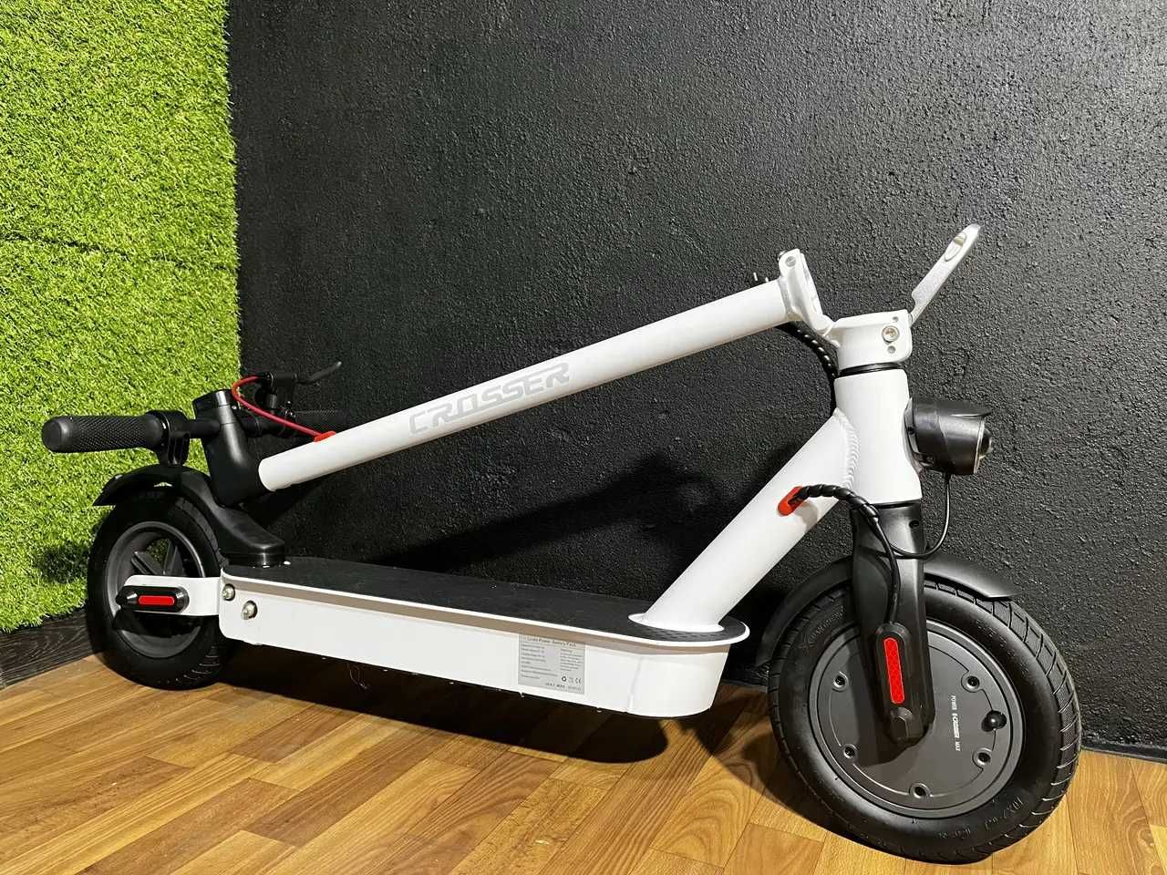 Электросамокат Crosser E9 MAX 600W, 36V, 15A Бескамерка 10" До 50 км