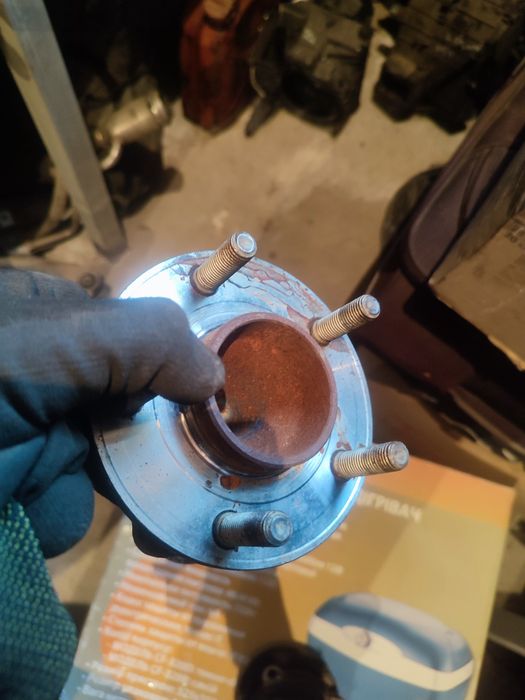 Задня права ліва ступиця Форд Фокус МК3 Форд Фієста