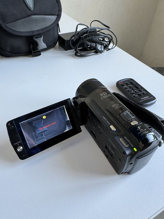Продам видеокамеру Canon legria HFM 307