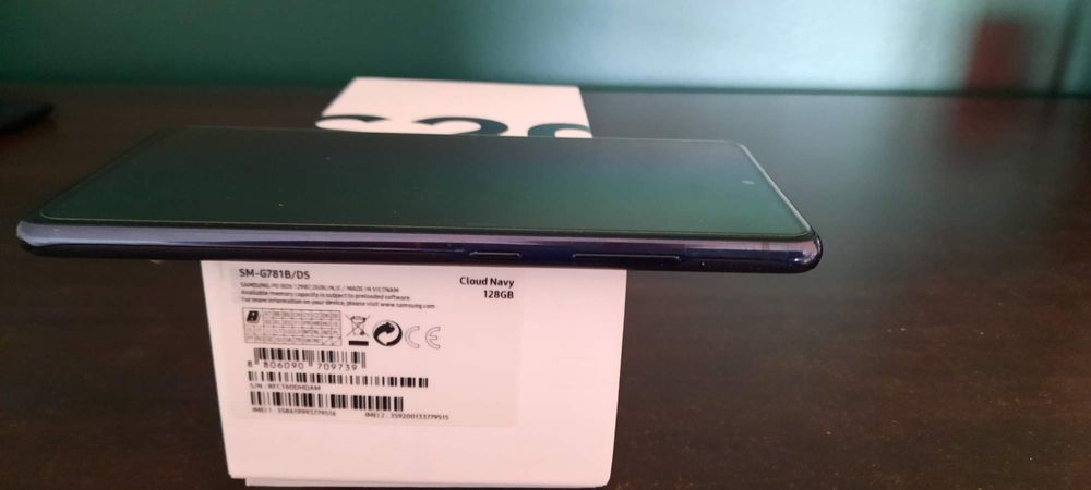 Samsung Galaxy S 20FE 5G.  Ładny stan. Komplet.