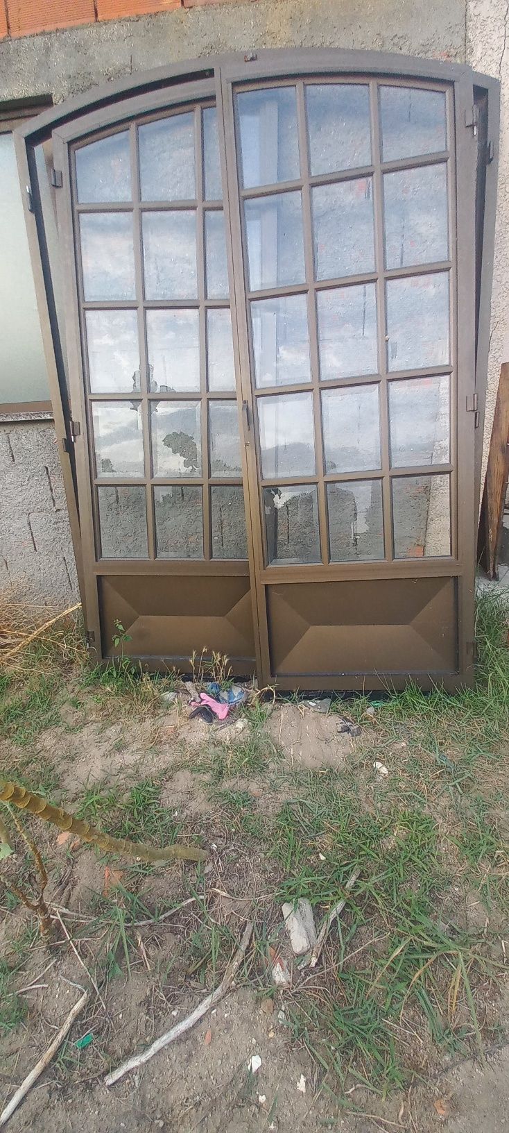 Vendo portas de Alumínio para Sacadas en redondo incluem as de fora.
