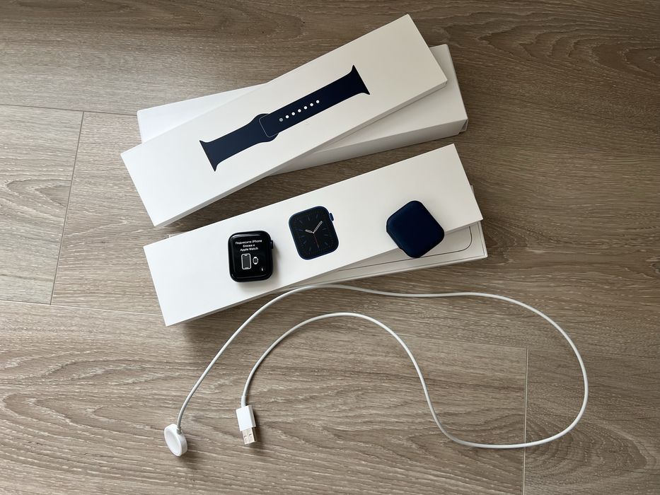 Apple Watch Series 6 44mm GPS Blue Aluminium Deep Navy Sport Band