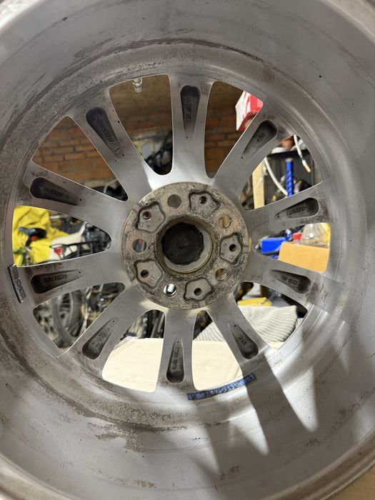 Диски BMW R18 8j ET30 5x112