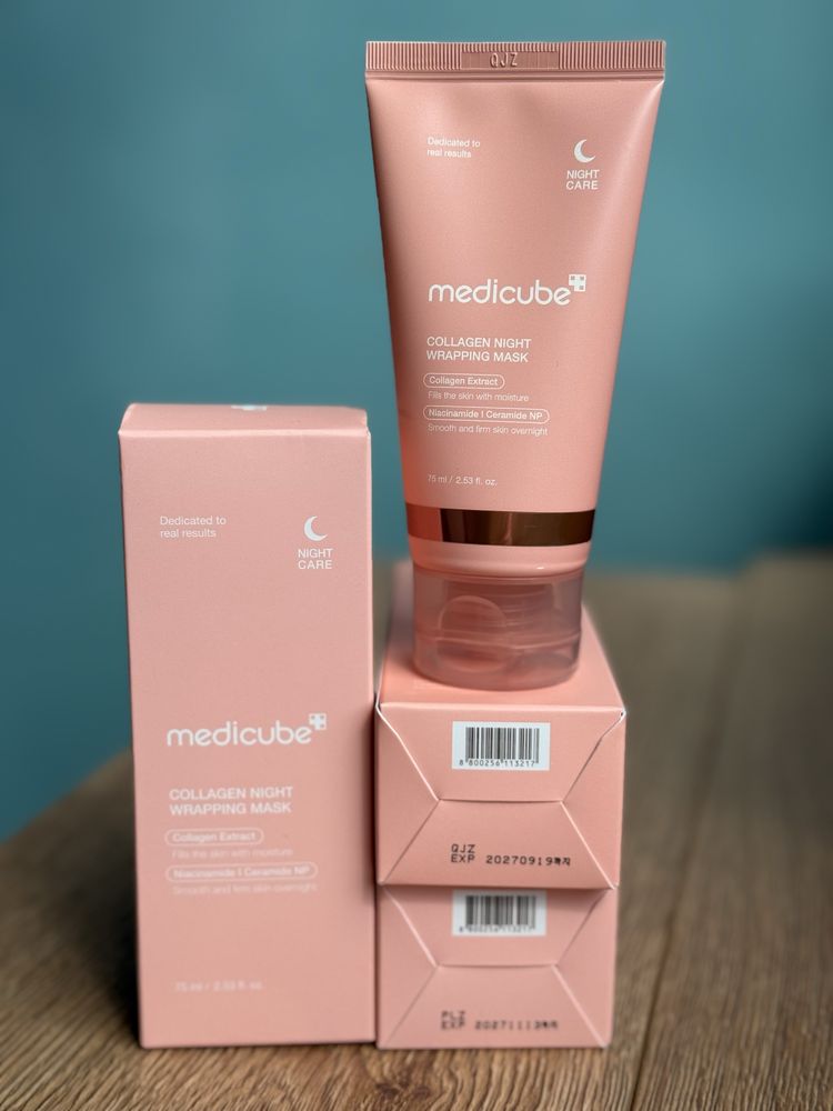 Колагенова нічна маска плівка Medicube Collagen Night Wrapping Mask