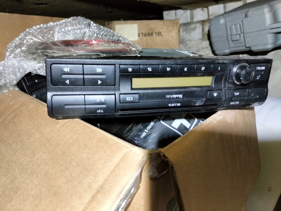 Магнітола штатна Шкода.