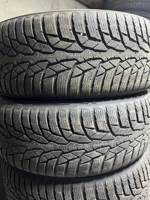 Продам зимнюю резину нокиан r16 205/60