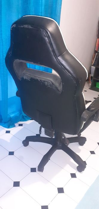 Cadeira gaming usada
